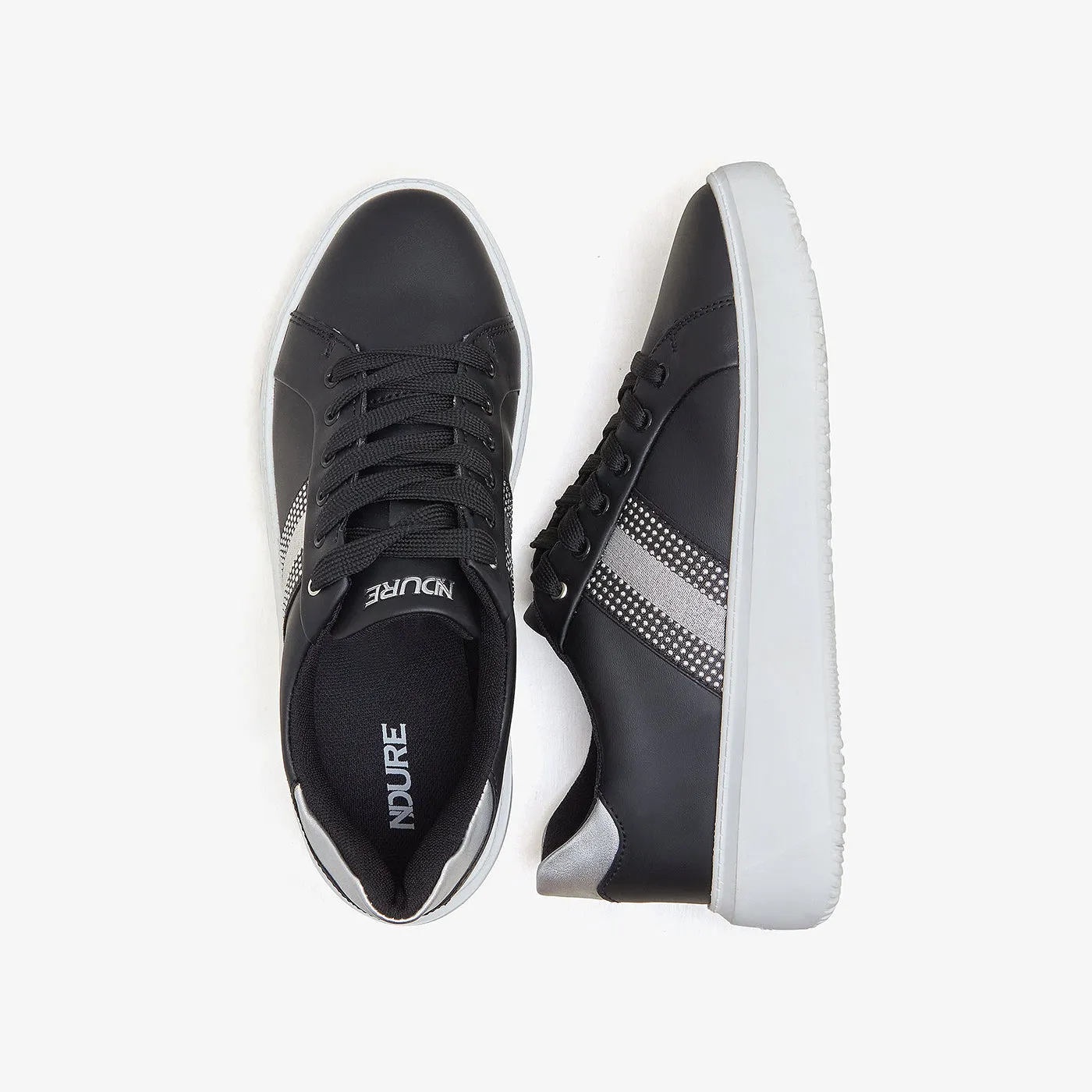 Women's Relaxed Fit Kicks