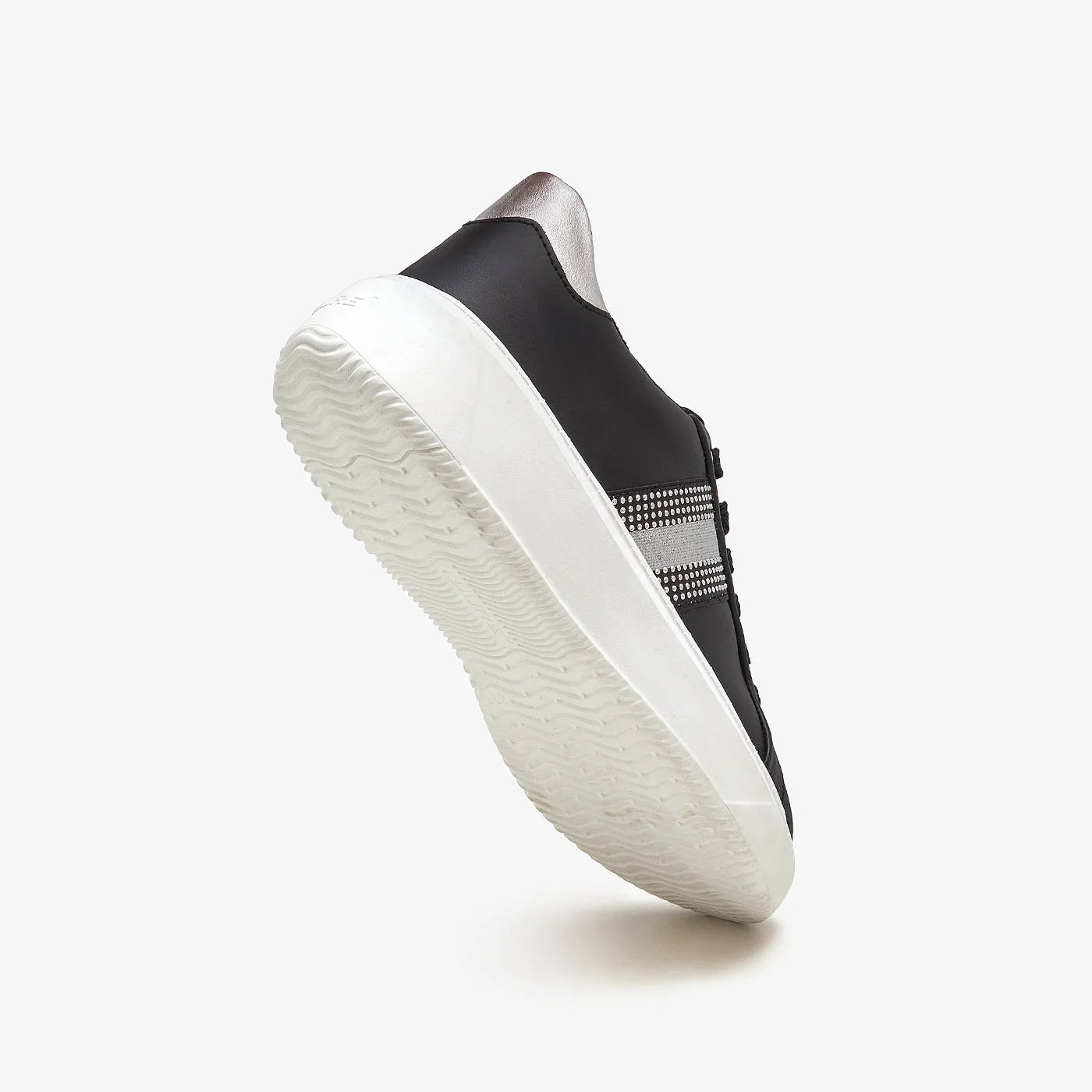 Women's Relaxed Fit Kicks